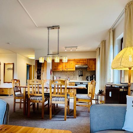 Ferienwohnung Lotti + Hochschwarzwald Card Titisee-Neustadt Extérieur photo