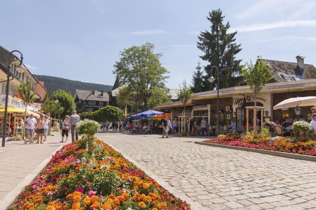 Ferienwohnung Lotti + Hochschwarzwald Card Titisee-Neustadt Extérieur photo