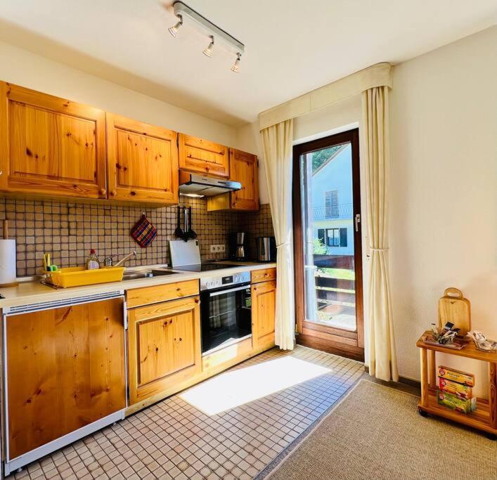 Ferienwohnung Lotti + Hochschwarzwald Card Titisee-Neustadt Extérieur photo